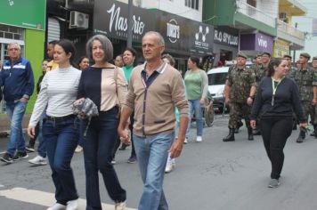 Foto - 1ª Caminhada pela Inclusão Cordão de Girassol 