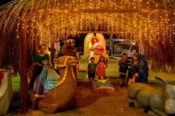 Foto - Movimento Natalino – Papai Noel e Ônibus Iluminado