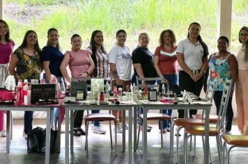 Foto - Consultoria Personalizada, a importância do autocuidado e apresentação profissional foi o tema do encontro comemorativo ao Dia Internacional da Mulher