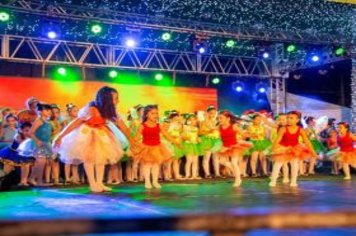 Foto - Espetáculo Disney e Gilberto Faria e banda