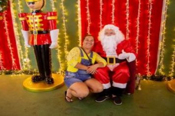 Foto - Movimento Natalino – Papai Noel e Ônibus Iluminado