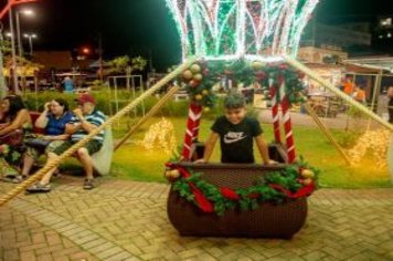 Foto - Movimento Natalino – Papai Noel e Ônibus Iluminado