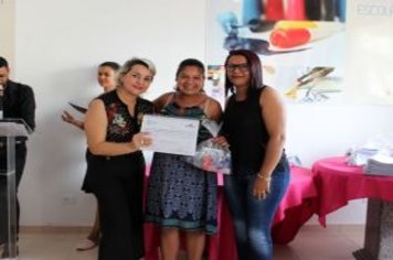 Foto - Formatura do primeiro semestre dos cursos do Fundo Social de Solidariedade de Cajati