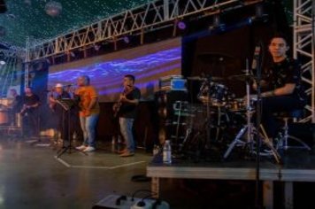 Foto - Espetáculo Disney e Gilberto Faria e banda