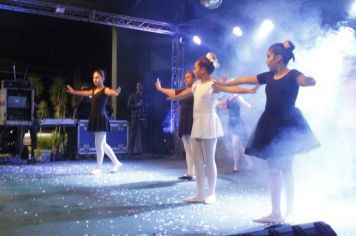 Foto - Cajati comemora o Dia Internacional da Dança apresentando um espetáculo na Praça da Bíblia