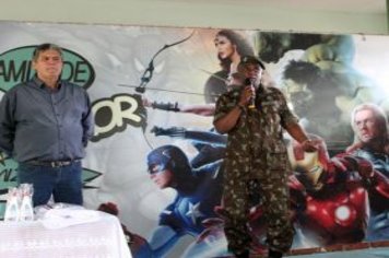 Foto - Entrega dos Kits Escolares