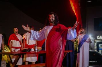 Foto - PAIXÃO DE CRISTO EMOCIONA CERCA DE 1500 MIL PESSOAS NA PRAÇA DA BÍBLIA