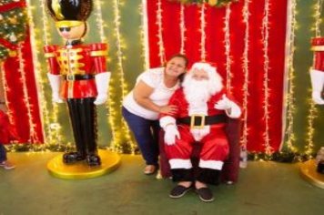 Foto - Movimento Natalino – Papai Noel e Ônibus Iluminado