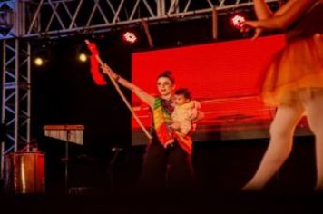 Foto - Espetáculo Disney e Gilberto Faria e banda