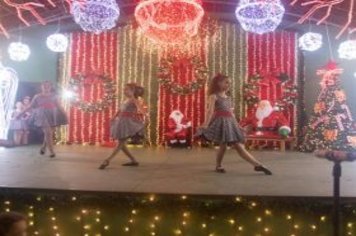 Foto - Movimento Natalino – Papai Noel e Ônibus Iluminado