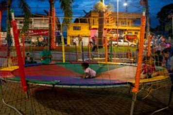 Foto - Movimento Natalino – Papai Noel e Ônibus Iluminado