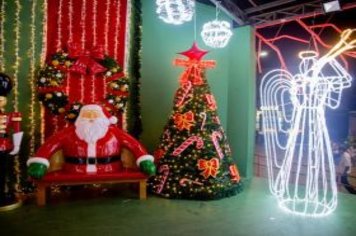 Foto - Movimento Natalino – Papai Noel e Ônibus Iluminado