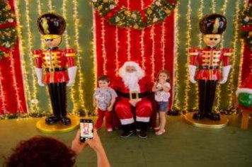 Foto - Movimento Natalino – Papai Noel e Ônibus Iluminado