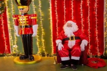 Foto - Movimento Natalino – Papai Noel e Ônibus Iluminado