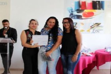 Foto - Formatura do primeiro semestre dos cursos do Fundo Social de Solidariedade de Cajati
