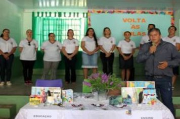 Foto - Entrega dos Kits Escolares