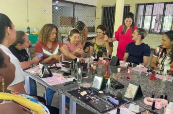 Foto - Consultoria Personalizada, a importância do autocuidado e apresentação profissional foi o tema do encontro comemorativo ao Dia Internacional da Mulher