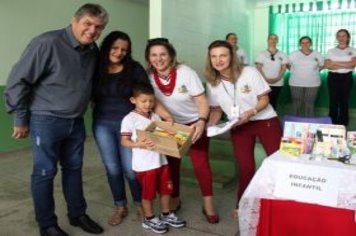 Foto - Entrega dos Kits Escolares