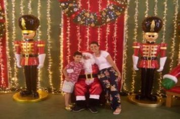 Foto - Movimento Natalino – Papai Noel e Ônibus Iluminado