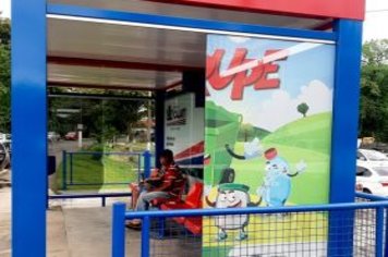 Novos pontos de ônibus em Cajati sofrem vandalismo