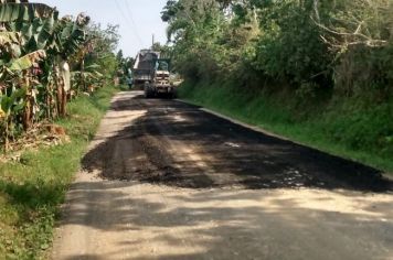 Serviços Municipais realiza melhorias na estrada Manoel Gomes
