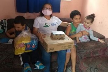 Famílias do Programa Criança Feliz em Cajati recebem kits doados pela Nestlé 