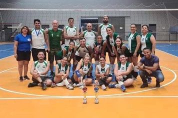 Equipes de Voleibol adulto de Cajati vencem o Campeonato em Eldorado