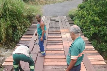 Prefeitura de Cajati realiza manutenções nas pontes dos bairros Capelinha e Vila Tatu
