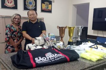 Departamento de Esportes e Lazer de Cajati recebe kit esportivo completo