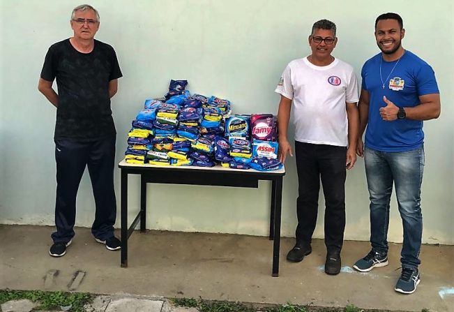 Secretaria de Esportes e Lazer de Cajati entrega cerca de 350 pacotes de sabões em pó para instituições do Município