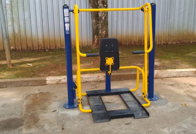 Prefeitura de Cajati instala aparelhos de ginástica em praça pública