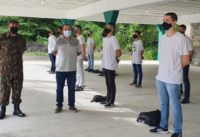 Instrução de Tiro de Guerra começou nesta segunda-feira em Cajati