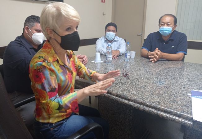 Prefeito Luiz Koga recebe a visita da deputada estadual Damaris Moura