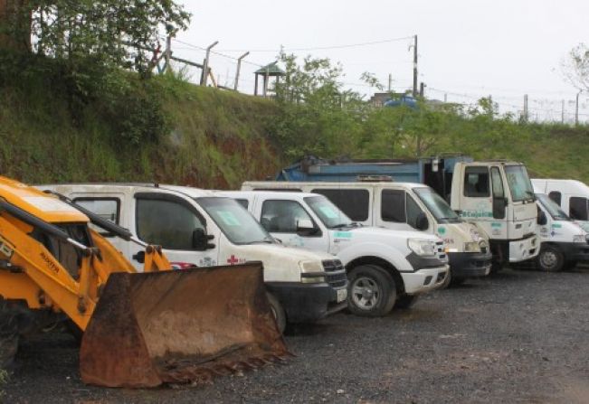 Prefeitura faz leilão de veículos leves e pesados