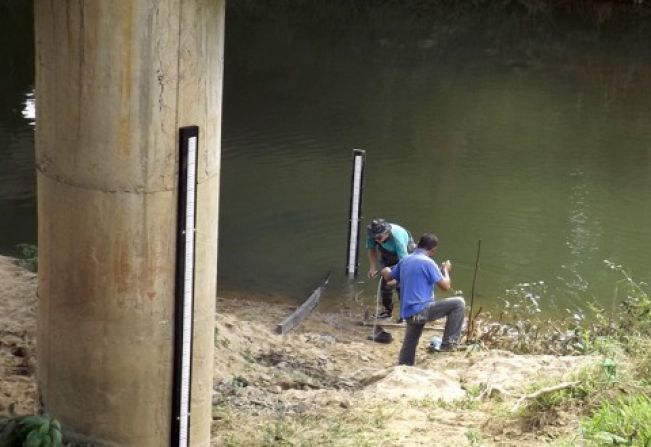 Município instala réguas linimétricas no rio Jacupiranguinha