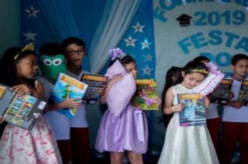 Foto - Formatura e Festa do Livro Escolas Municipais