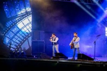 Foto - Shows com Zezé Di Camargo e Luciano e Thiago & Emerson