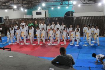 Foto - ESPORTE SANO CAJATI PROMOVE GRADUAÇÃO COM  TROCA DE FAIXAS E DOAÇÃO DE KIMONOS PARA ATLETAS INICIANTES