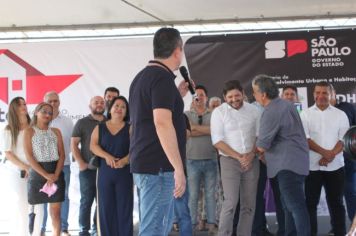 Foto - Inauguração do Empreendimento Cajati D- 65 casas e entrega de 280 títulos de Regularização Fundiária