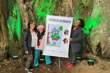 Foto - Sessão de Autógrafos - Árvore Guararema