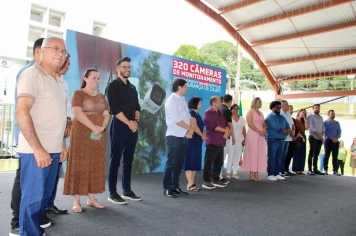 Foto - Prefeitura de Cajati inaugura CREAS, Conselho Tutelar, UBS Parafuso e Delegacia da Mulher e realiza a entrega do Selo de Qualidade de Turismo e mais 142 Títulos de Regularização Fundiária 