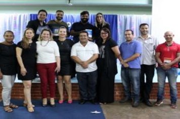 Foto - Noite de Autógrafos com Alunos Escritores
