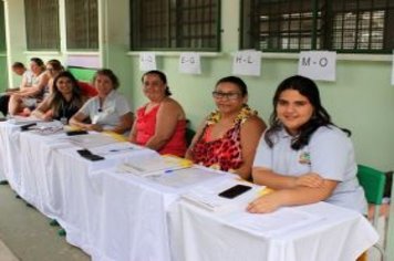 Foto - Entrega de Títulos de Regularização Fundiária