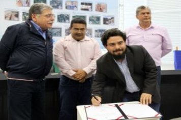 Foto - Sabesp anuncia investimentos de R$ 10,58 milhões para obras em Cajati