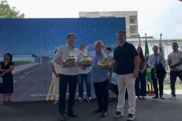 Foto - Prefeitura de Cajati inaugura CREAS, Conselho Tutelar, UBS Parafuso e Delegacia da Mulher e realiza a entrega do Selo de Qualidade de Turismo e mais 142 Títulos de Regularização Fundiária 