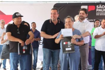 Foto - Inauguração do Empreendimento Cajati D- 65 casas e entrega de 280 títulos de Regularização Fundiária