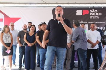 Foto - Inauguração do Empreendimento Cajati D- 65 casas e entrega de 280 títulos de Regularização Fundiária