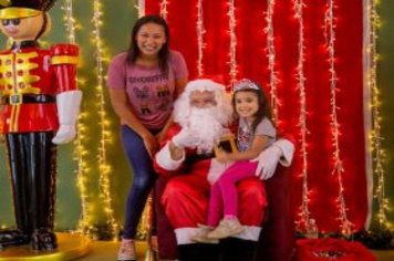 Foto - Movimento Natalino – Papai Noel e Ônibus Iluminado
