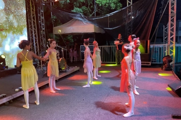 Foto - Espetáculo Ballet Arabesco 