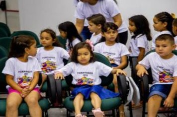 Foto - Formatura e Festa do Livro Escolas Municipais
